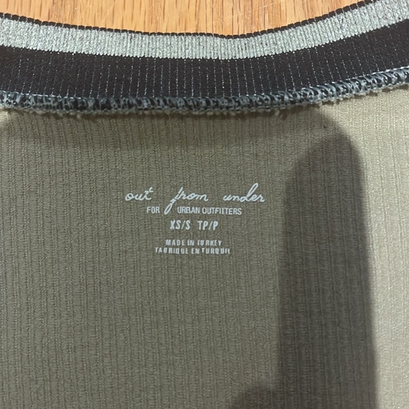 Urban Outfitters Seamless Crop - Picture 3 of 3